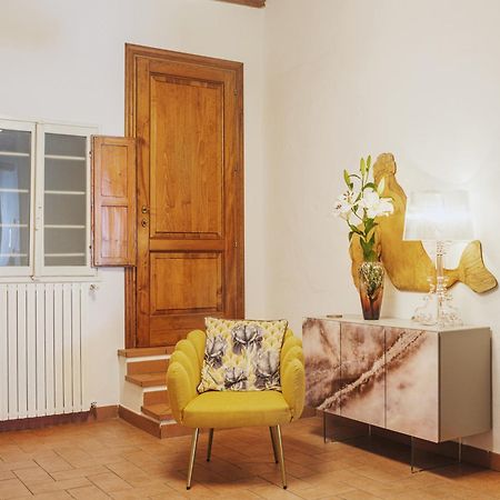 Michael'S Home - Cozy Apartment In The Heart Of Lucca Exteriör bild